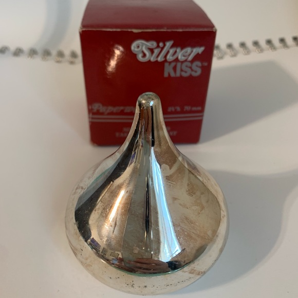 Vintage Jonal Hershey Kiss Silver Plated Paperweight—Made in Great Britain - Picture 2 of 7